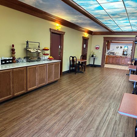 Ramada By Wyndham Saginaw Hotel & Suites Luaran gambar