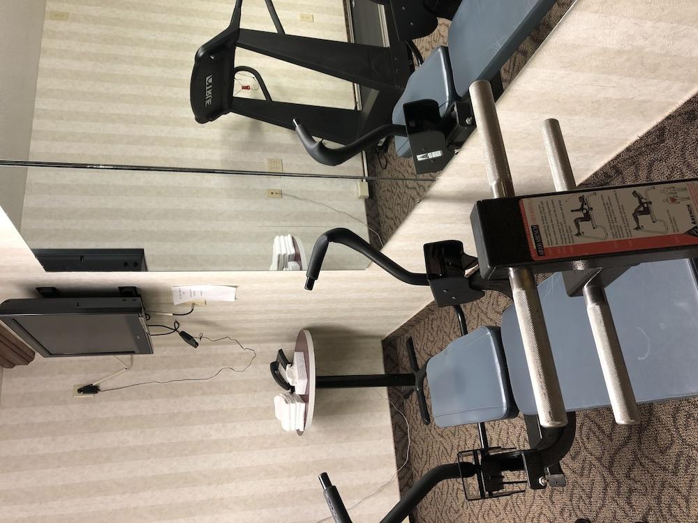 Ramada By Wyndham Saginaw Hotel & Suites Luaran gambar