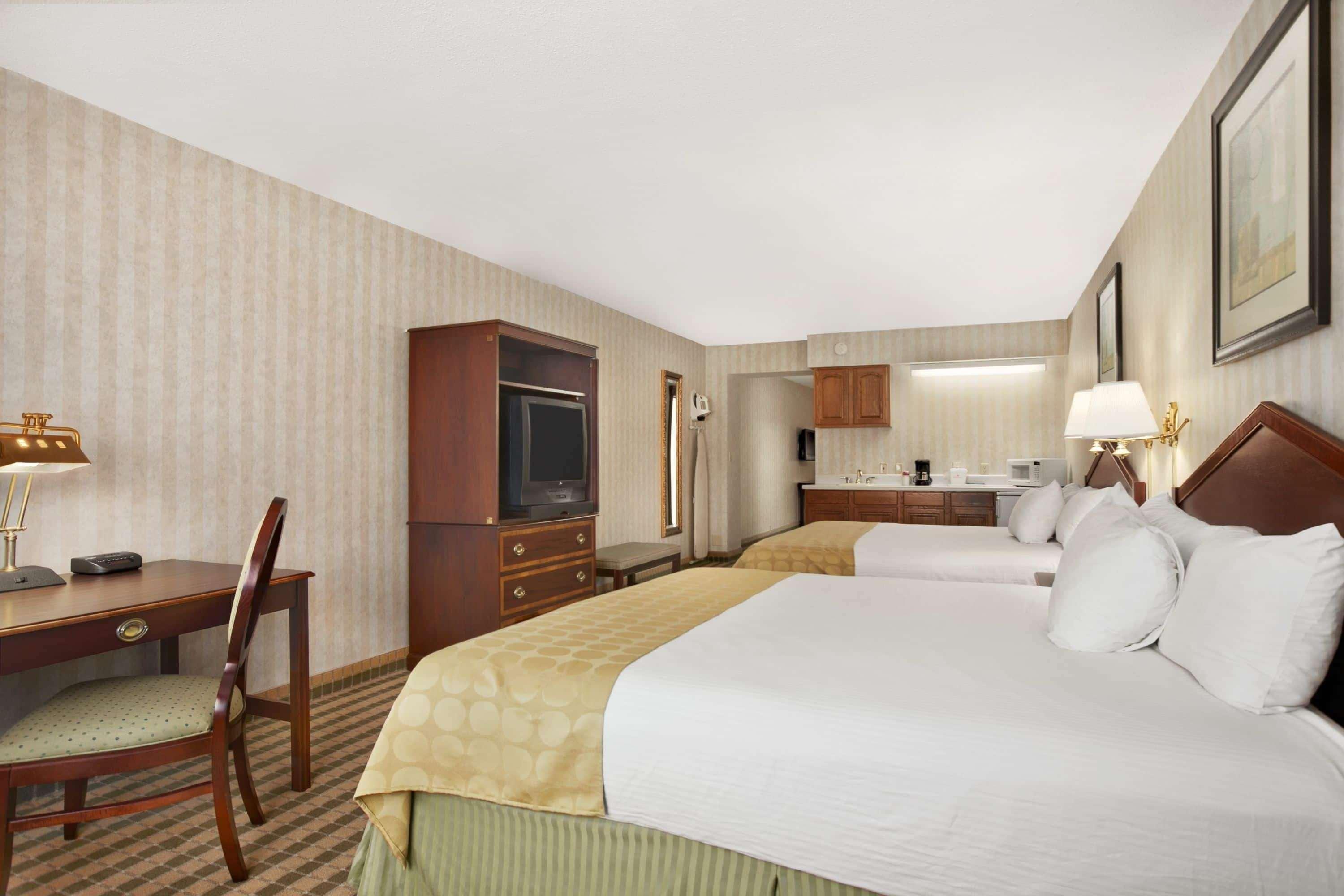 Ramada By Wyndham Saginaw Hotel & Suites Luaran gambar