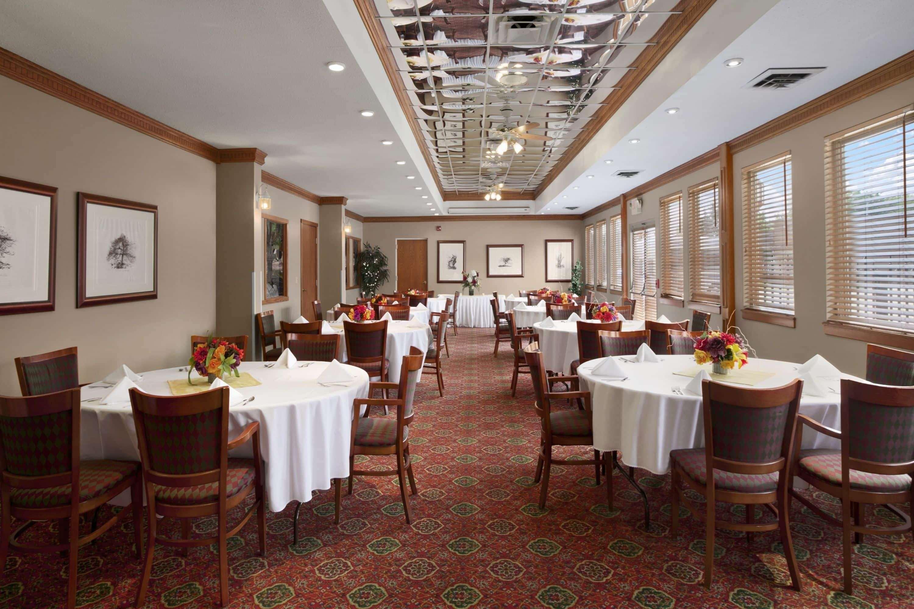 Ramada By Wyndham Saginaw Hotel & Suites Luaran gambar