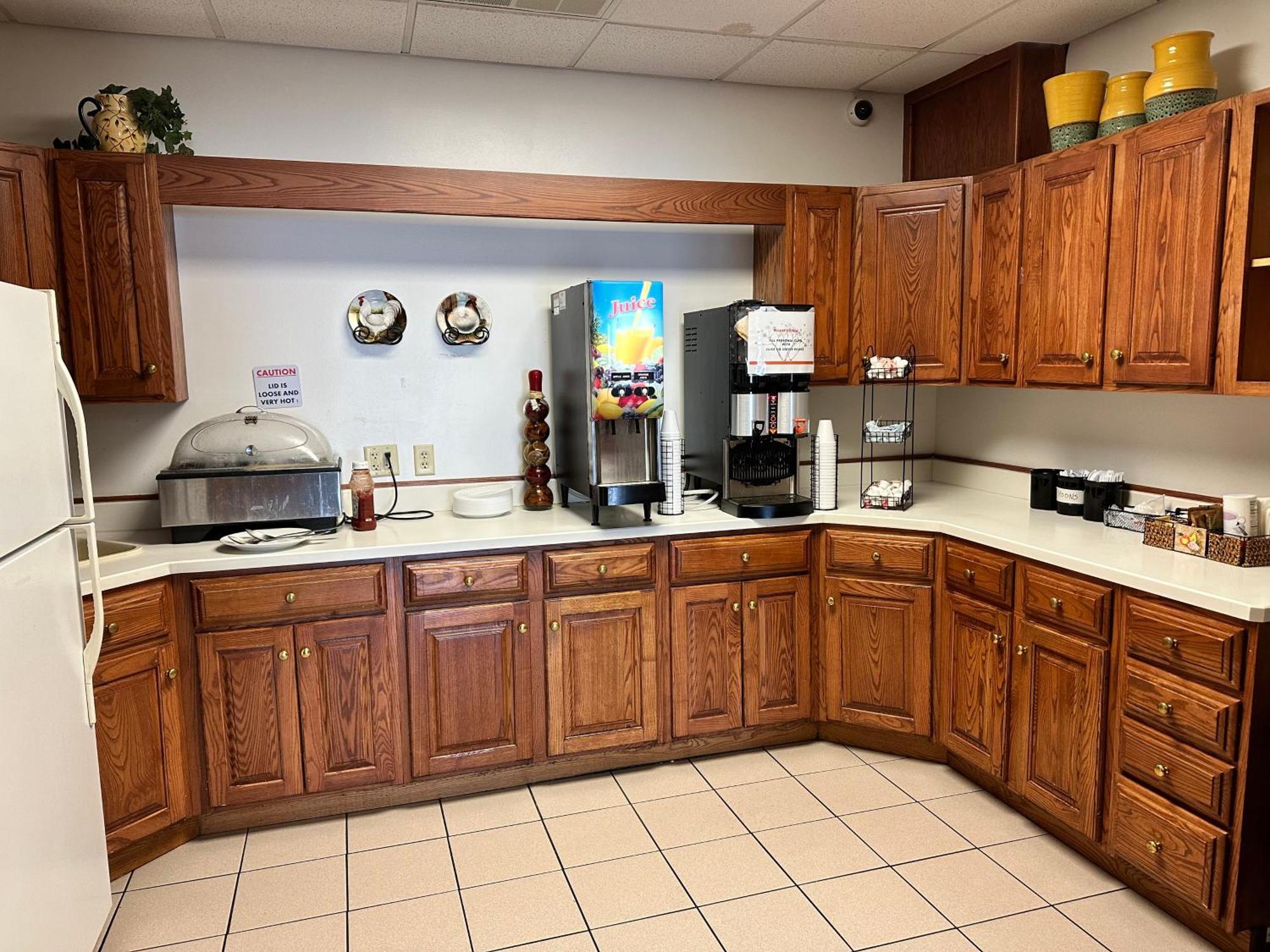 Ramada By Wyndham Saginaw Hotel & Suites Luaran gambar