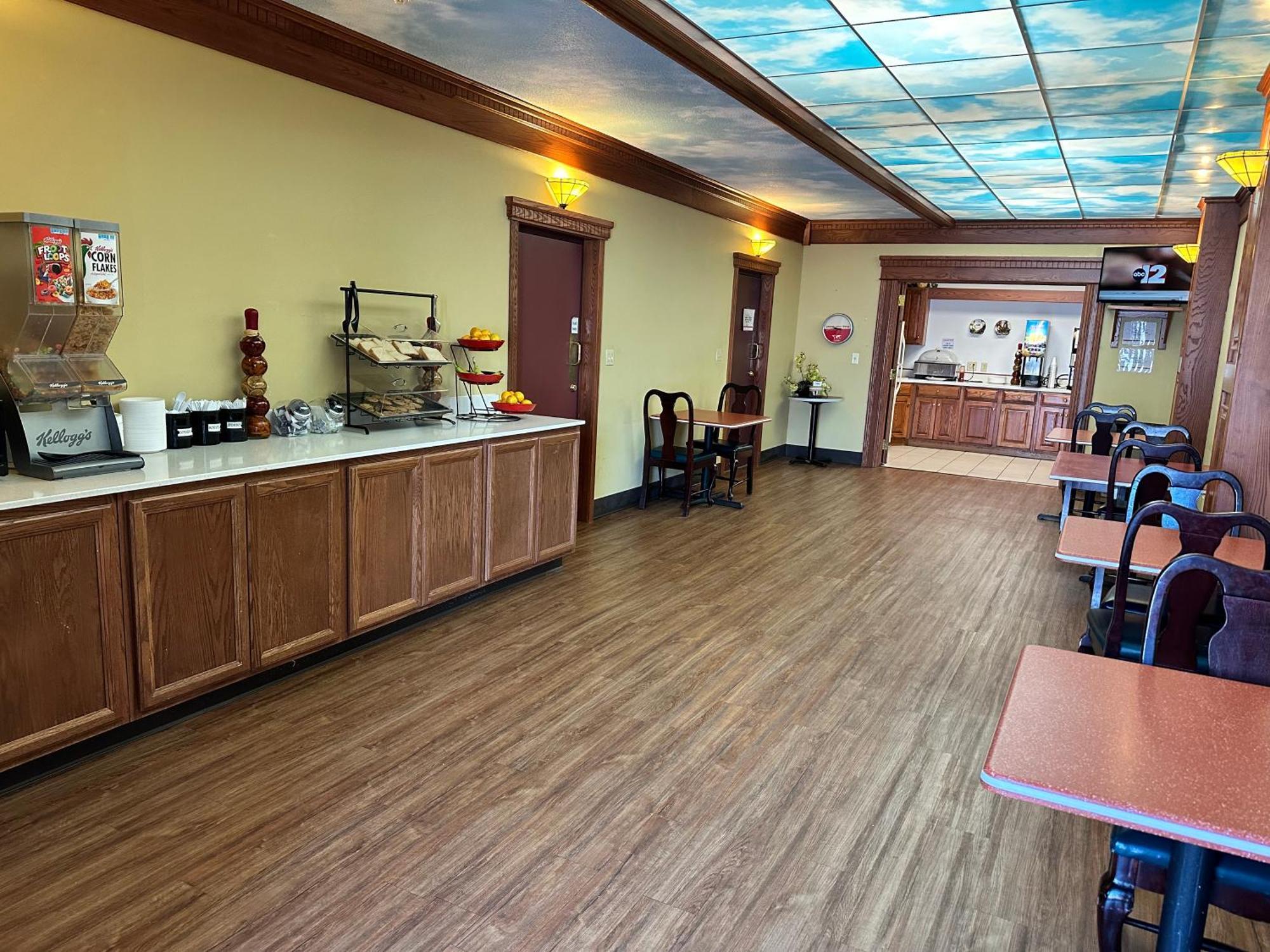 Ramada By Wyndham Saginaw Hotel & Suites Luaran gambar